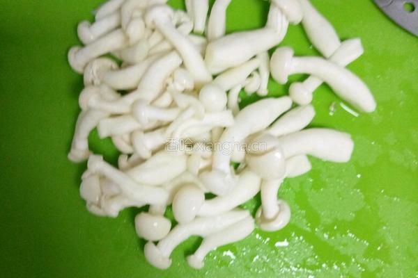 白玉菇炒牛柳的做法图解2