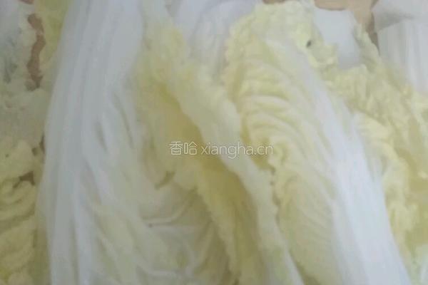 白菜肉卷的做法图解1