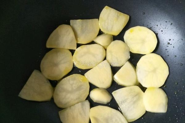 家庭版干锅土豆片的做法图解4