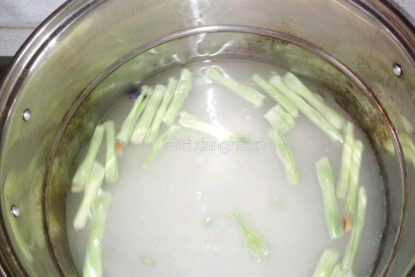 豇豆稀饭的做法图解3