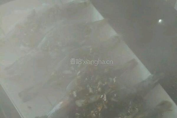 粉丝蒜蓉开背蒸虾的做法图解6
