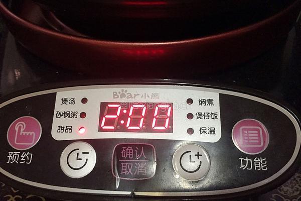 桃胶红枣银耳羹的做法图解7