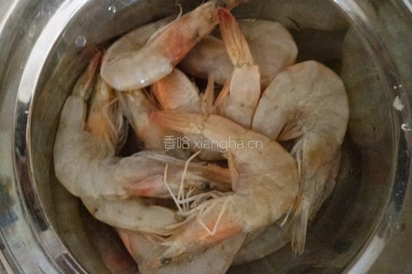 简单辣炒虾的做法图解1