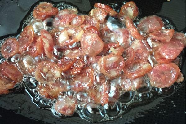 腊肠蛋炒饭的做法图解2