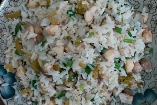 鲨鱼肉丁酸菜炒饭的做法图解8
