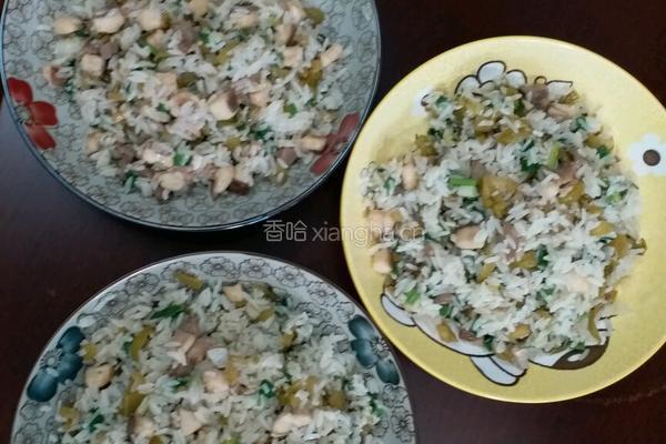鲨鱼肉丁酸菜炒饭的做法图解7