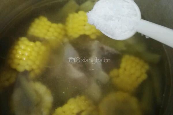 家常猪骨头汤的做法图解6
