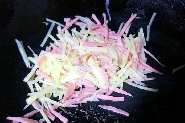 土豆炒火腿的做法图解5