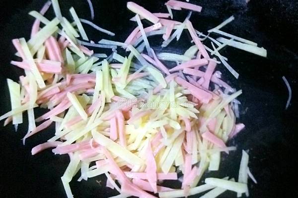 土豆炒火腿的做法图解6