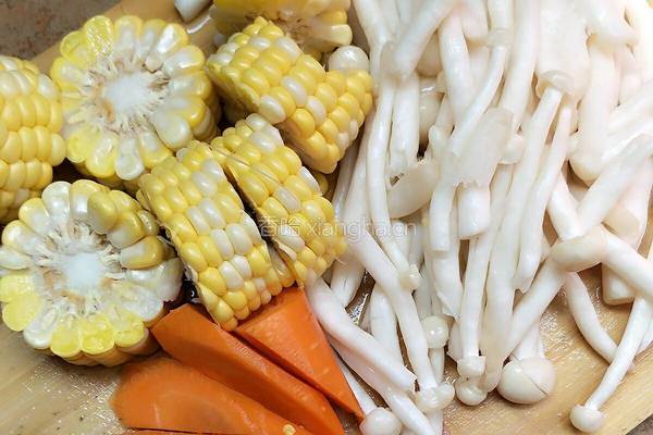 玉米萝卜瘦肉汤的做法图解3