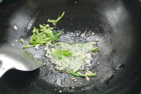 辣椒炒茄子的做法图解3