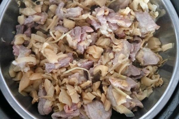 甜梅菜蒸瘦肉的做法图解6