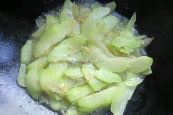 小虾皮煮佛手瓜的做法图解7