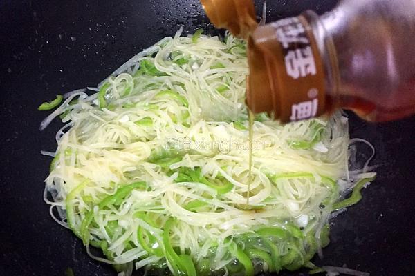 青椒土豆丝的做法图解7