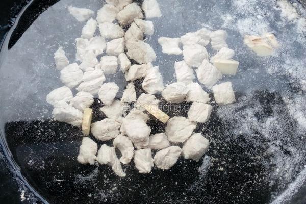 糖醋肉的做法图解1