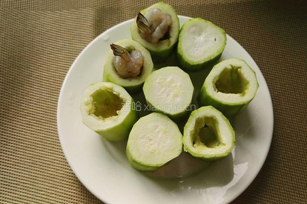蒜蓉丝瓜鲜虾盅的做法图解3
