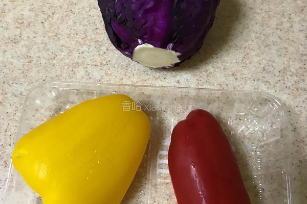 凉拌紫甘蓝的做法图解1
