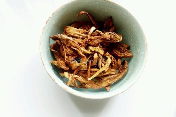 辣酱蒸茄干的做法图解3