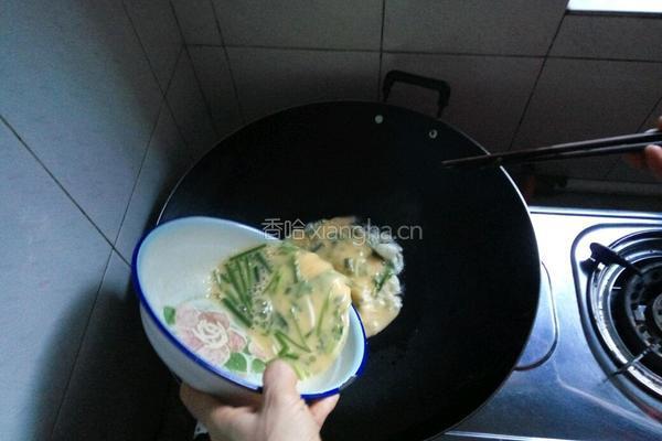 葱花炒鸡蛋的做法图解3