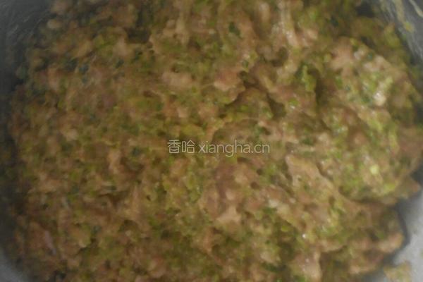 猪肉芹菜小笼包的做法图解9