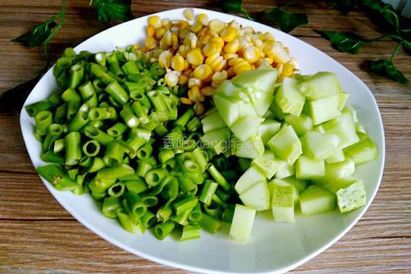 时蔬菜炒肉的做法图解1