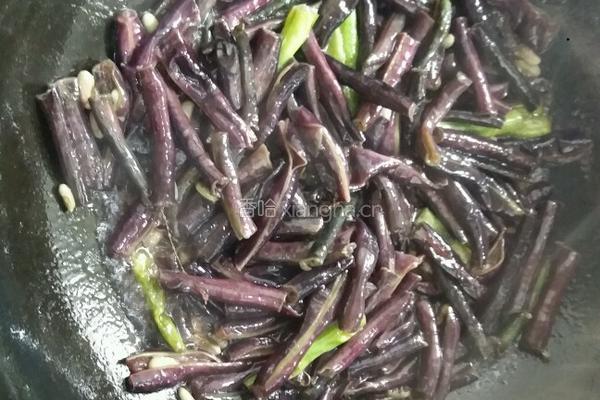 清炒乡里红豆角的做法图解6