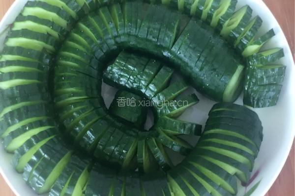 凉拌蓑衣黄瓜的做法图解2