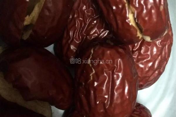 红枣核桃芝麻豆浆的做法图解1