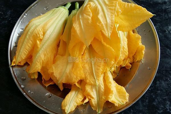 南瓜花酿肉的做法图解1