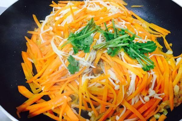 炝炒金针菇胡萝卜丝的做法图解5