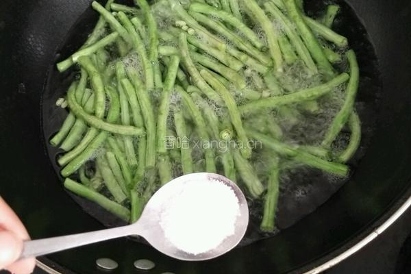 酱香豇豆的做法图解2