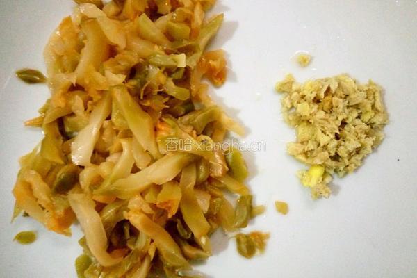 五花肉蒸榨菜的做法图解2
