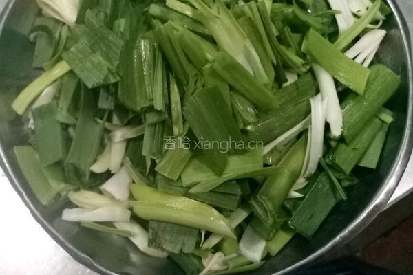 大蒜烧鲫鱼的做法图解2