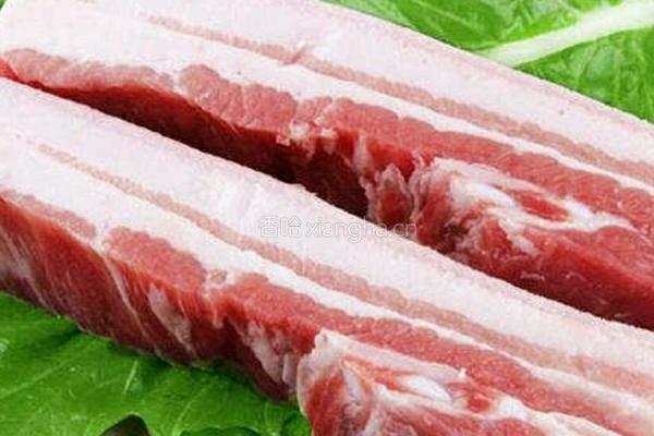 豆筋棍烧红烧肉的做法图解1