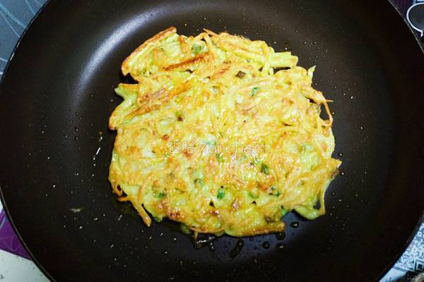 土豆丝茄子饼的做法图解5