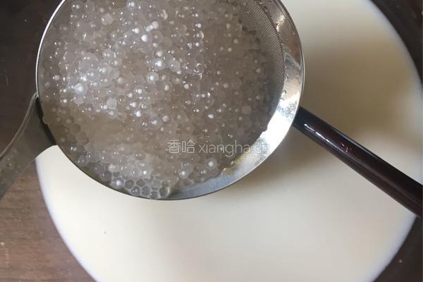 杏仁西米露的做法图解3