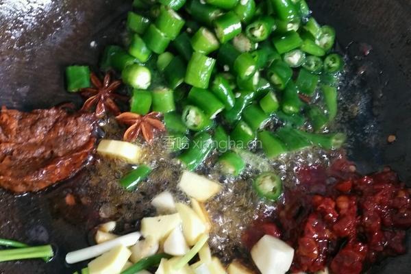 土豆烧鸡的做法图解2
