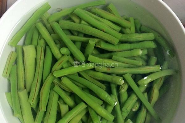 家常炒豆角的做法图解2