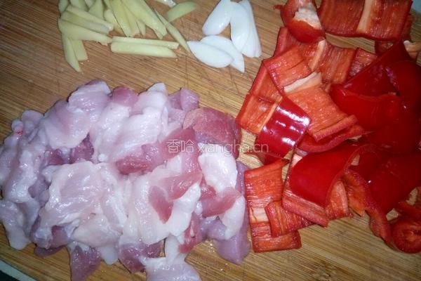 洋葱炒肉的做法图解2