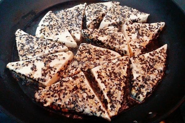 香煎芝麻豆腐的做法图解7