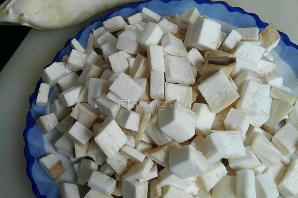 杏鮑茹炒肉丁的做法图解1