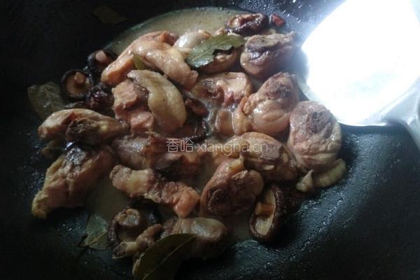 鸡全腿香菇煲仔饭的做法图解4