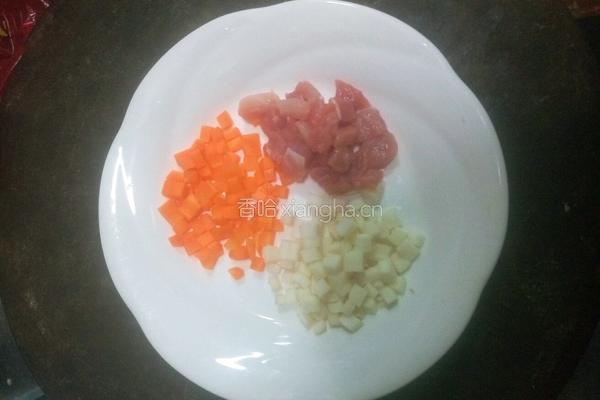 荠菜春笋瘦肉炒饭的做法图解2