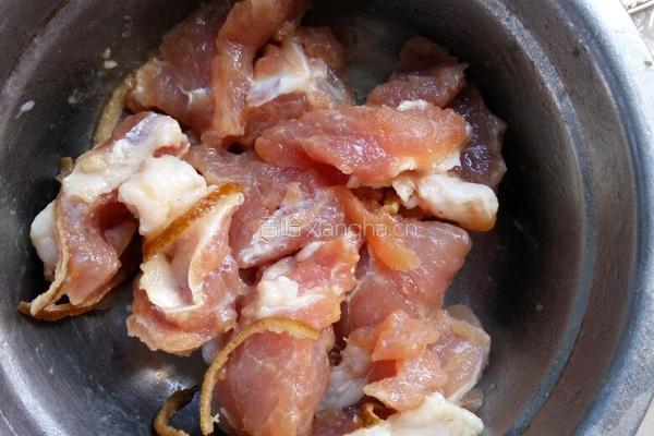 腐竹瘦肉汤的做法图解3