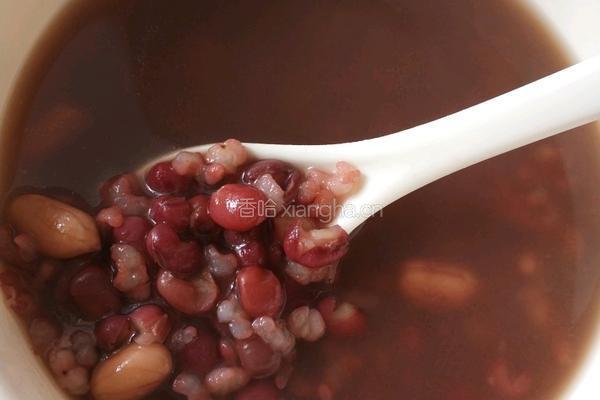 红豆红花生粗米补血粥的做法图解2