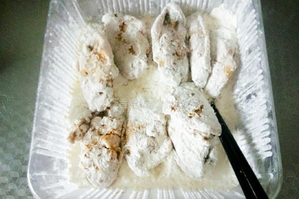 香酥鸡翅中的做法图解3