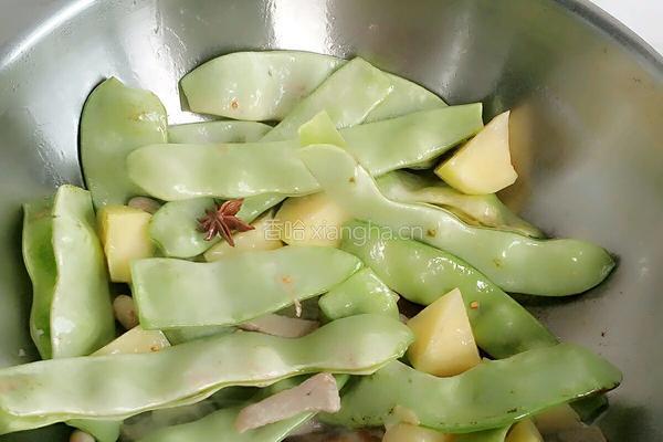 土豆炖豆角的做法图解6
