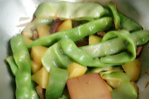 土豆炖豆角的做法图解7