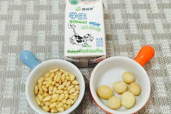 松子仁奶香紫薯羹的做法图解2