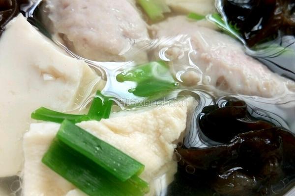 豆腐木耳肉丸汤的做法图解4